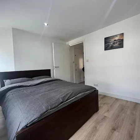 Full Apartment! Brick Lane! Apartment *