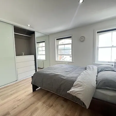 Apartment Full Apartment! Brick Lane! London