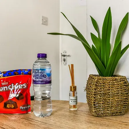 Chapel Market, Studio In Angel- Sleeps Upto 3