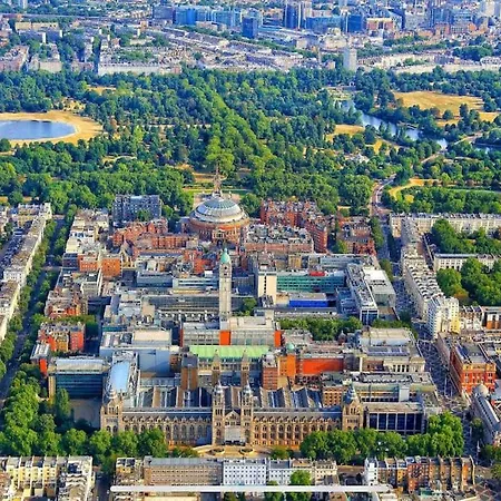 Luxury 2-bedroom In Prime South Kensington London
