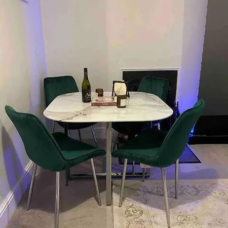 Luxury 2-bedroom In Prime South Kensington London