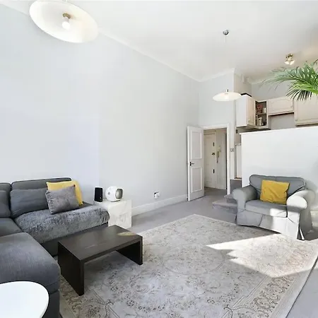 Apartment Luxury 2-bedroom In Prime South Kensington *