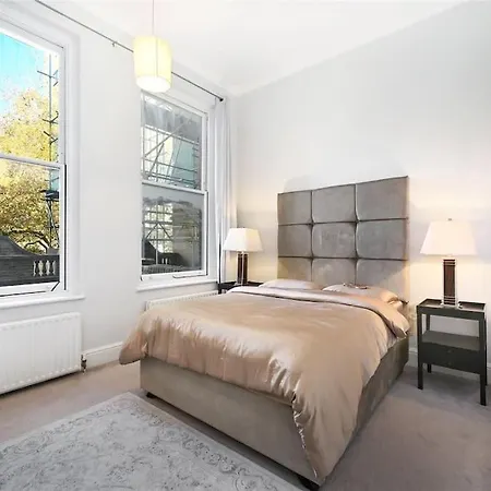 Luxury 2-bedroom In Prime South Kensington London