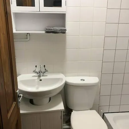 Entire Private House In The Heart Of Apartment London