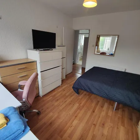 Homestay Beautiful And Homely Accommodation, Archway In Islington Near Camden Town *
