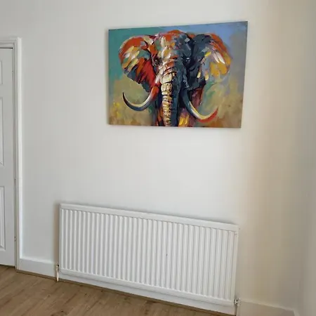 29 Minits To Airport And 29 Mints To Liverpool St London Holiday home *