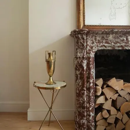 Chic In Londons Core Apartment London