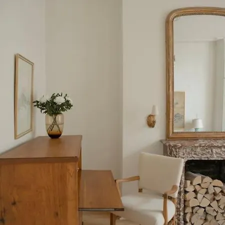 Apartment Chic In Londons Core *