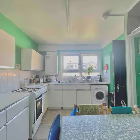 4 Bedroom Spacious Flat King's Cross Apartment London