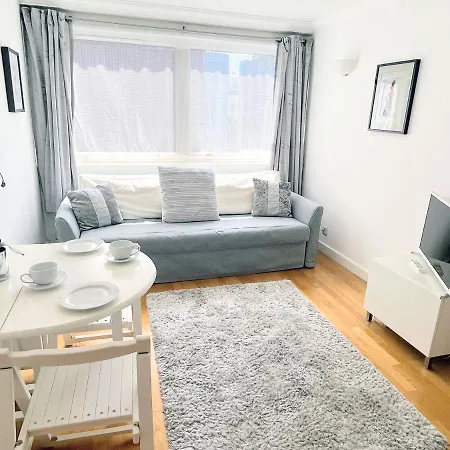 Bright V 1-bed Wifi: Fitzrovia W1 Near Oxford Street London