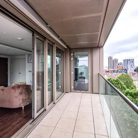 Luxury 2 Bedroom In Tower Hill *