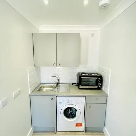Green Lanes Apartment