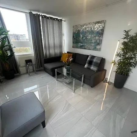 2 Bedroom Flat In