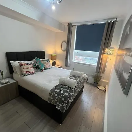 Apartment 2 Bedroom Flat In