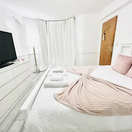 Private House Shepherd's Bush W3 Apartment *