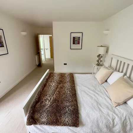 Luxury 4 Bed Apartament Londyn