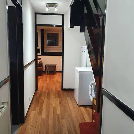 3beds Family Friendly In With Good Transport Links *