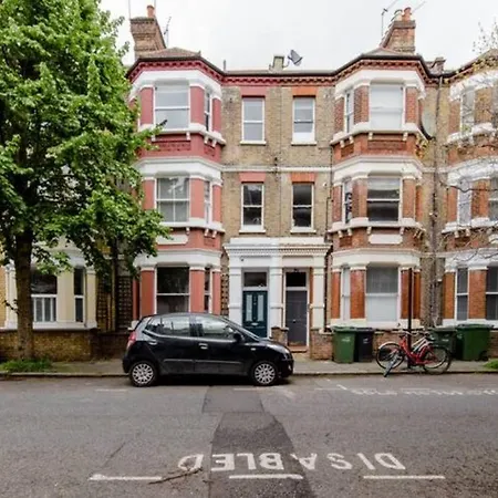 Apartment Quiet 2x Bedroom Victorian Terrace Flat + Garden *