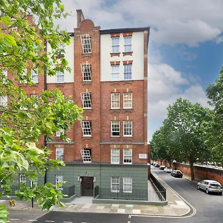 Fabulous Three Bedroom Flat Near Marylebone By Underthedoormat *
