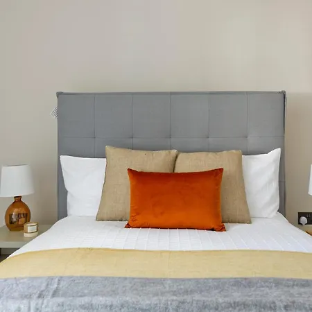 Fabulous Three Bedroom Flat Near Marylebone By Underthedoormat Apartment *
