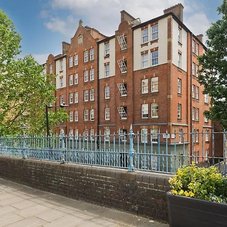 Fabulous Three Bedroom Flat Near Marylebone By Underthedoormat Apartment *