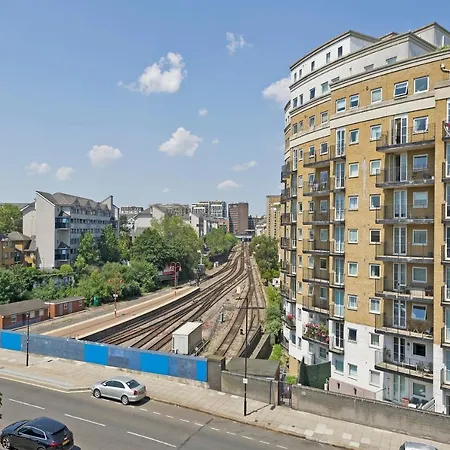 Fabulous Three Bedroom Flat Near Marylebone By Underthedoormat Apartment