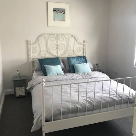 Fantastic Large 1 Bed Loft Flat Close To Heathrow - 77vfr5 *