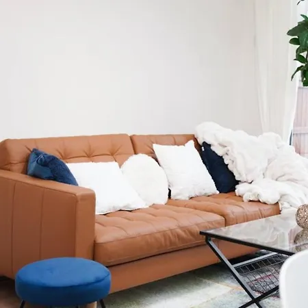 Spacious Family With Games & Garden بيت للعطل