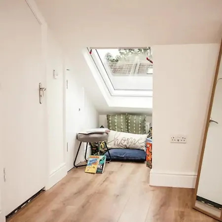 Spacious Family With Games & Garden بيت للعطل *