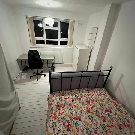4 Bed Flat Near Wimbledon London