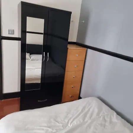Homestay Lackco's Kingsize Luxurious London