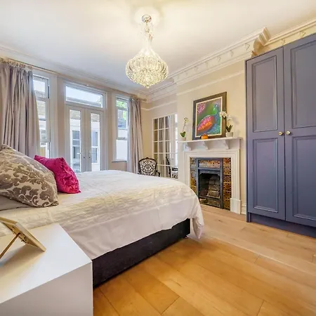 Stunning 3b2ba Huge Entertaining Space And Hottub! Apartment *
