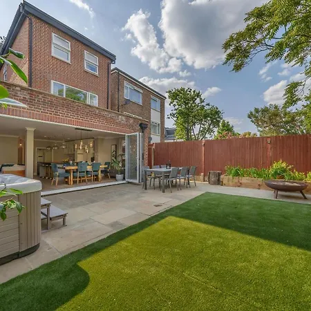 Stunning 3b2ba Huge Entertaining Space And Hottub! * Raynes Park