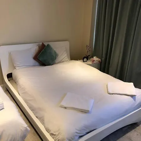 Apartment Stunning 3 Bedroom In *