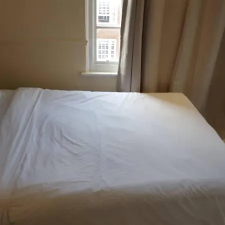Stunning 3 Bedroom In * London