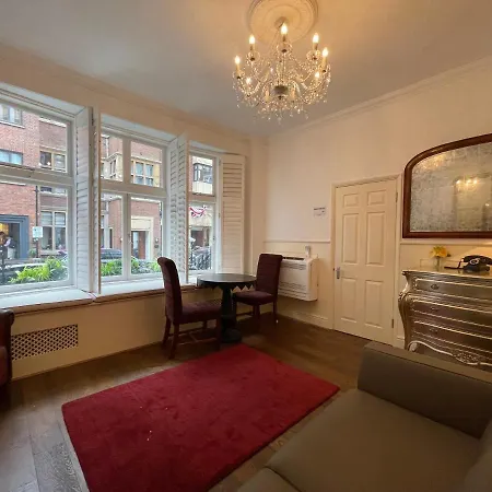 Jefferson House Apartment
