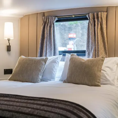 Elegant Houseboat Near Canary Wharf Botel