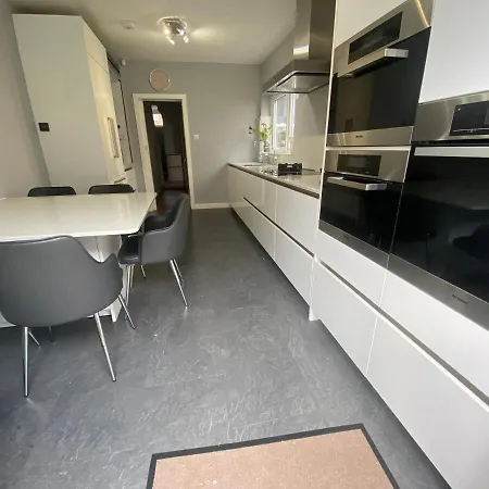 Homestay Private In Excellent Family House ,zone 2