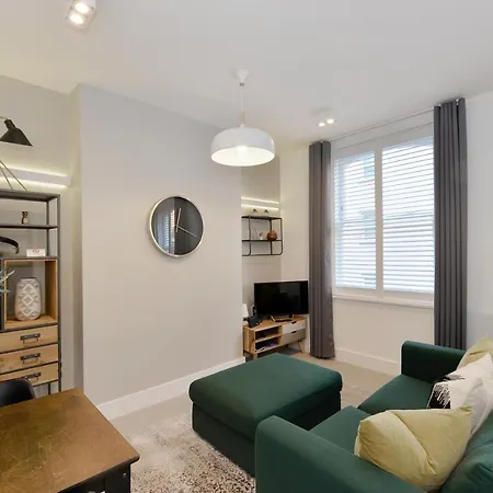 Apartment Street Serviced By Globe *