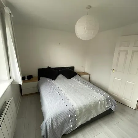 Apartment 2bd Flat With Views Of Canary Wharf - Rotherhithe