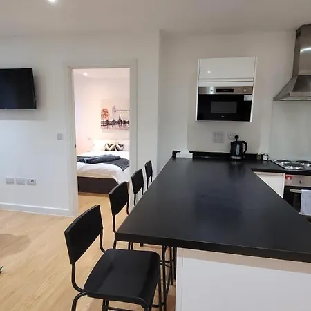 Modern 2br Flat Canterbury London Cb66 Apartment