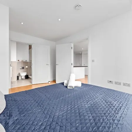 London's Charm 2 Bedroom Flat Cb3 Apartment Croydon