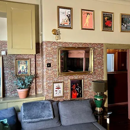 Central Hideout Appartement