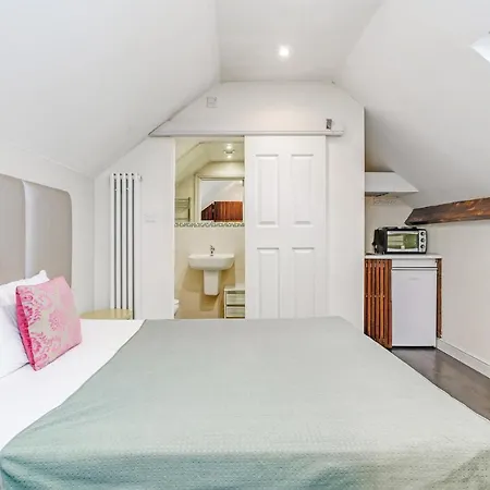 Quiet Double Studio Flat Apartment *