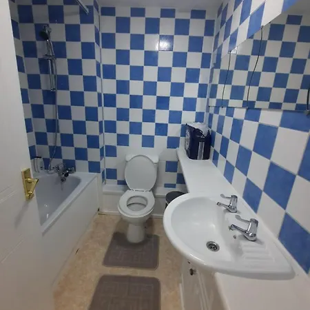 Two Bedroom Luxury House Apartment *