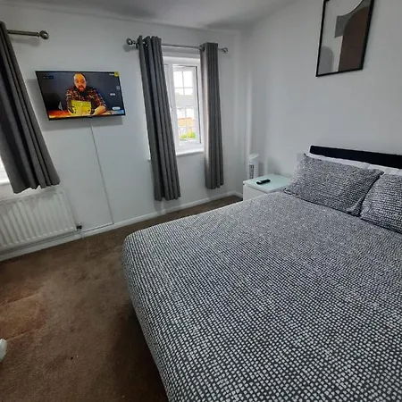 Apartment Two Bedroom Luxury House Thamesmead (Greater London)