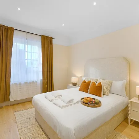 Spacious And Modern 4 Beds In Kensington * London