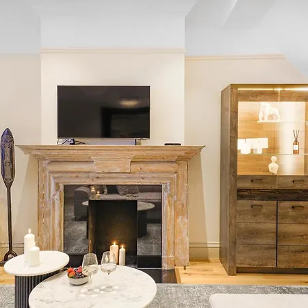 Spacious And Modern 4 Beds In Kensington Apartment London