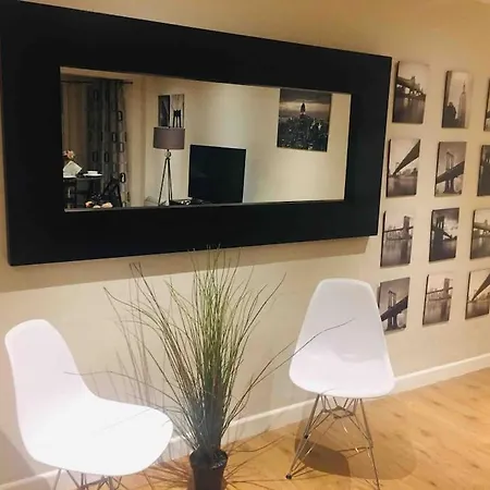 Apartment Stunning 3 Bedroom In London