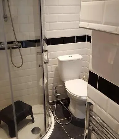 Stunning 3 Bedroom In *